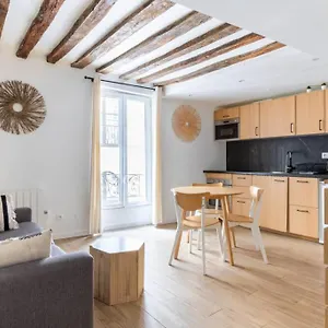 Grands Boulevards - 21 - , Paris France