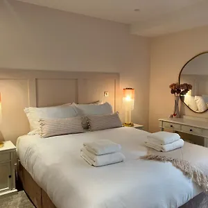 The Pink Palace At Ryedale House , York United Kingdom